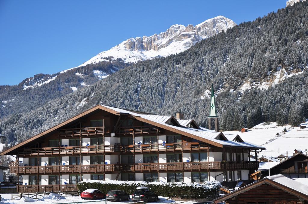 Residence Anda Pozza di Fassa Exteriör bild
