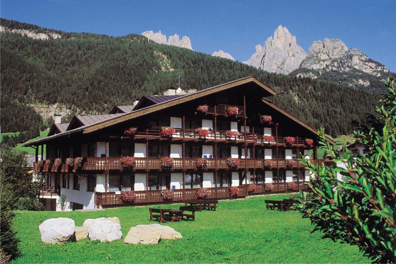 Residence Anda Pozza di Fassa Exteriör bild